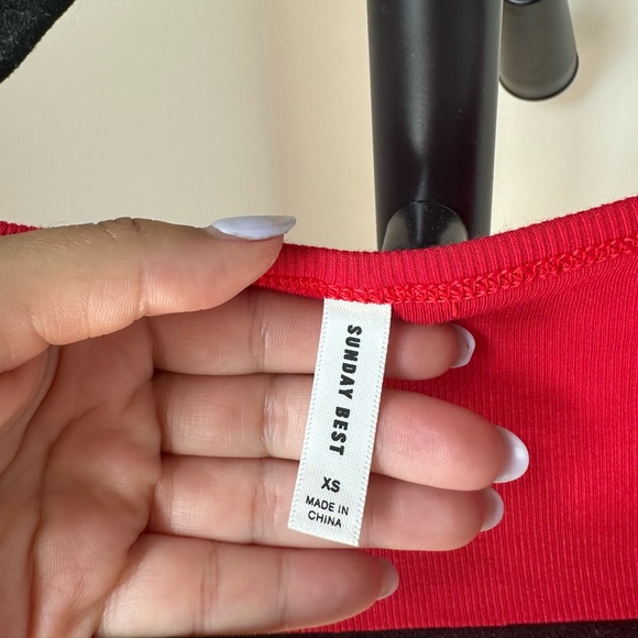 ARITZIA (Sunday best) tee with button detail - Picture 2 of 3